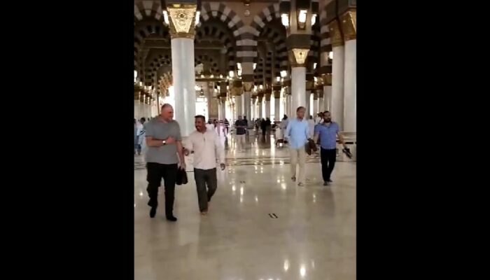 Calon Jamaah Haji Kloter Padang Mulai Beribadah di Masjid Nabawi