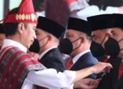 Sutan Riska Terima Tanda Kehormatan Satyalancana Wira Karya dari Presiden Jokowi, Satu-satunya dari Sumbar