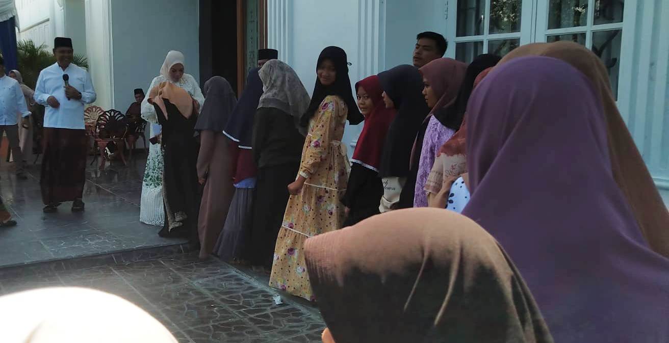 bupati solok zakat anak yatim gaji