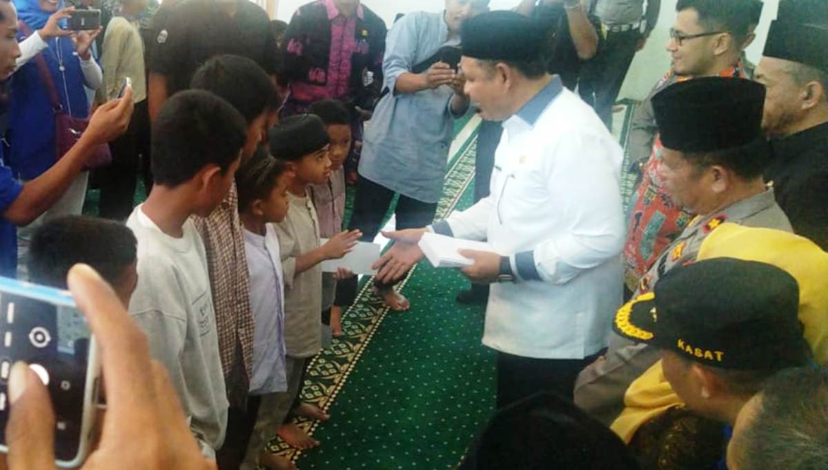 gaji bupati solok anak yatim