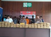 Kabur saat Dicegat Polres Solok, Bandar Narkoba Buang Sekarung Ganja ke Sungai