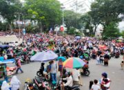 Ribuan Warga Antusias Saksikan Pawai Alegoris di Bukittinggi