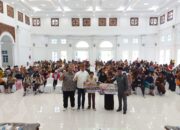 Pelajar SD dan SMP Se-Kota Bukittinggi Terima Bantuan Biaya Personil Pendidikan