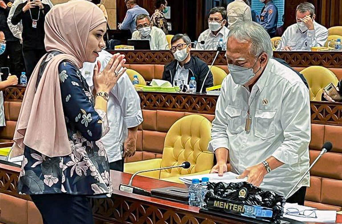 athari gauthi ardi sitinjau lauik