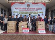 Serahkan Bansos Usaha Ekonomi Produktif, Wali Kota Bukittinggi Apresiasi Anggota DPRD