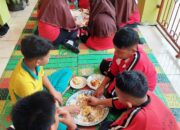 Pendidikan Karakter Budaya Alam Minangkabau, Siswa SDN 18 Campago Guguak Bulek Makan Bajamba