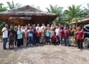 Bupati Sutan Riska Temu Ramah dengan Wartawan