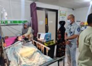 Kepala Perwakilan Jasa Raharja Bukittinggi Lihat Korban Laka Tunggal di Rumah Sakit