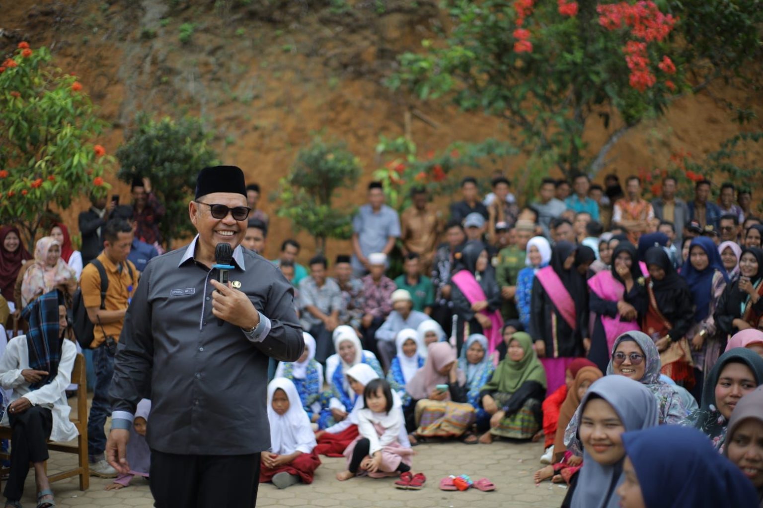 bupati epyardi asda tigo lurah