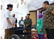 Pemko Bukittinggi Serahkan Bantuan Atensi Untuk Disabilitas