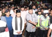 Bukittinggi Bershalawat Bersama UAS di Jam Gadang Dihadiri Ribuan Orang