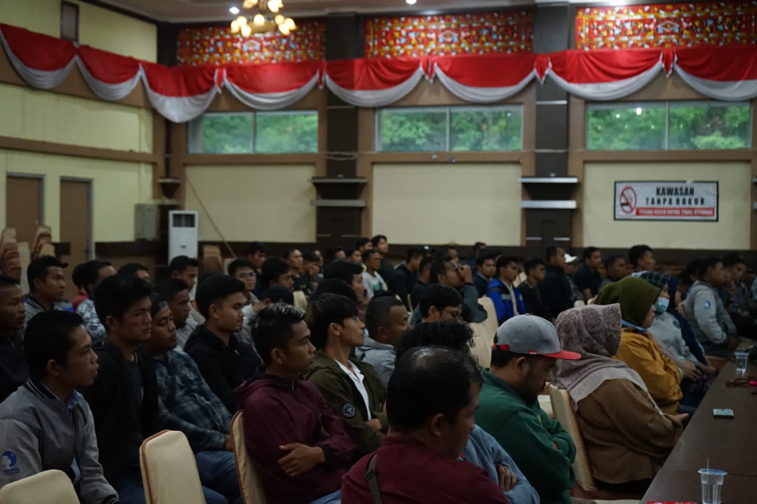 karyawan pabrik aqua solok