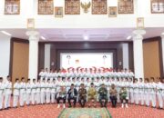 Wali Kota Erman Safar Kukuhkan Paskibraka Kota Bukittinggi Tahun 2023