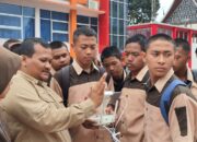 Guru dan Siswa SMK 1 Bukittinggi Dibekali Kemampuan Teknis