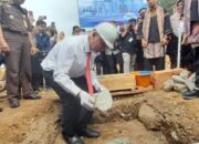 Gubernur Sumbar Letakkan Batu Pertama Pembangunan Mesjid RSUD Achmad Muchtar Bukittinggi