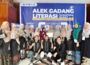Kepala SMPN 6 dan Guru SMPN 2 Bukittinggi Terima Penghargaan Literasi