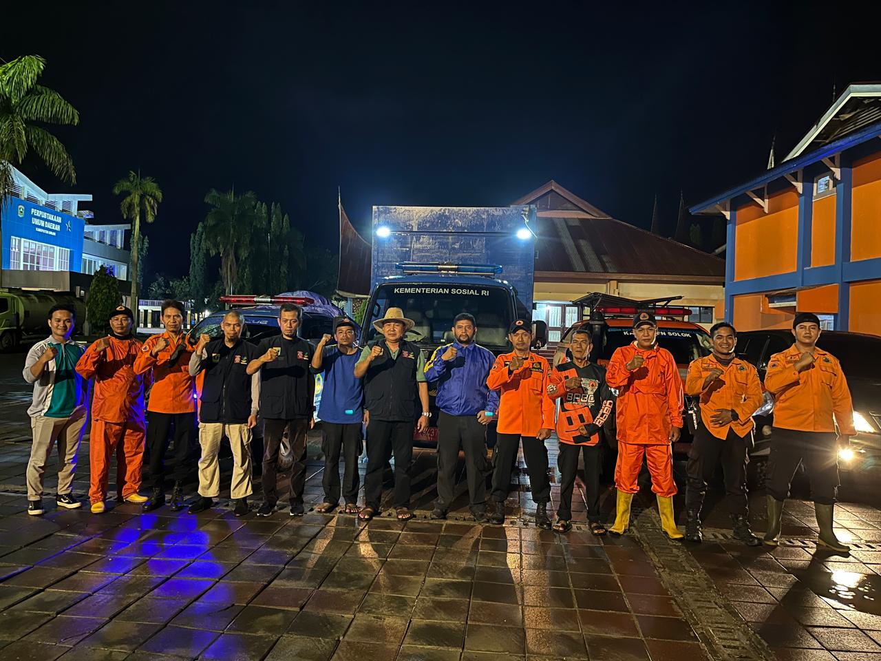 bupati solok alat berat galodo agam