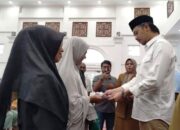 Pemko Bukittinggi dan Baznas Salurkan Zakat Program Bukittinggi Peduli Cerdas Makmur Sehat
