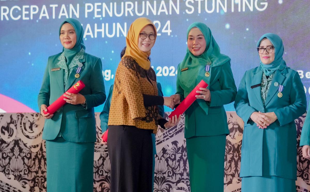 Emiko Penghargaan Manggala Karya Kencana