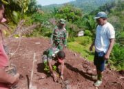 Lestarikan Lingkungan, Satgas TMMD Pesisir Selatan Tanam Pohon Bersama Warga
