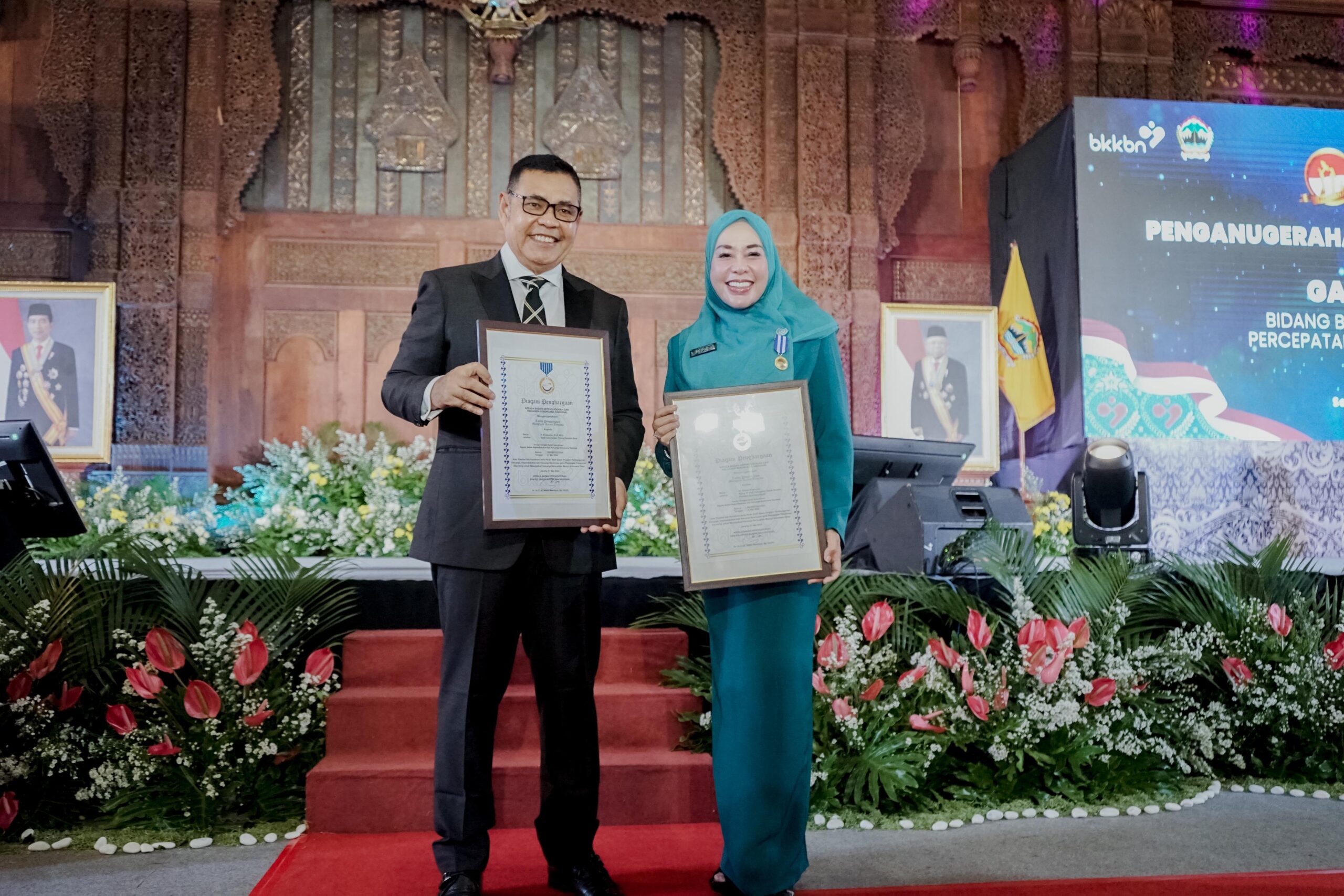 emiko penghargaan tertinggi