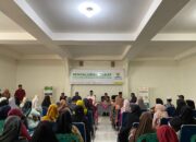 Wali Kota Bukittinggi Serahkan Zakat Kepada Mustahik