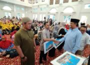 Pemko Bukittinggi Serahkan Bantuan untuk Guru Non PNS