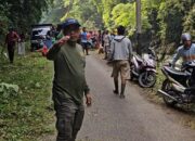 Jarang Tersentuh Bantuan Pemerintah, Masyarakat Bersama Cawabup Risnaldi Goro Bersihkan Jalan di Bayu Pessel 