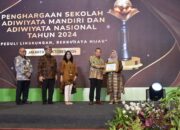 Diserahkan Wamen Lingkungan Hidup dan Kehutanan Alue Dohong, SDN 03 Pakan Labuah Raih Penghargaan Adiwiyata Nasional Tahun 2024