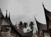 Rumah Gadang yang Sunyi : Dharmasraya di Bawah Kepemimpinan Perempuan dan Dinamika Politik Usai Pilkada 2024