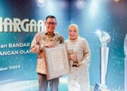 Perdana, Bupati Solok Terima Penghargaan STBM dari Kemenkes RI