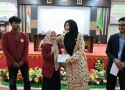 Lisda Hendrajoni Serahkan Beasiswa KIP-K kepada 271 Mahasiswa Sumbar, Wujudkan Akses Pendidikan Tinggi
