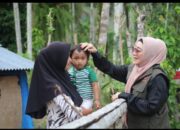 Lisda Hendrajoni Beri Perhatian pada Warga Korban Banjir di Pesisir Selatan