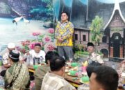Anggota DPRD Dharmasraya Henrianto menggelar buka puasa bersama dengan masyarakat