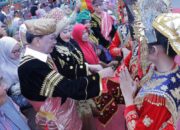 Bupati Hendrajoni Hadiri Acara Bakhatib Adat di Nagari Baruang-Baruang Balantai Pesisir Selatan