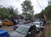 Pengunjung Keluhkan Tarif Parkir Liar di Pantai Carocok Painan saat Libur Lebaran