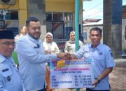 Wali Kota Padang Serahkan Bantuan Operasional untuk Padang Amanah