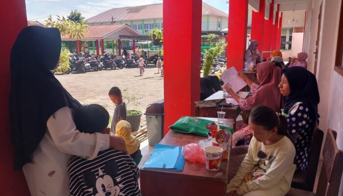 Hari Pertama Pendaftaran SPMB SD di Padang, Wali Murid Antusias