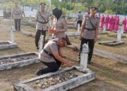 Ziarah ke TMP Sago, Polres Pesisir Selatan Peringati HUT Bhayangkara ke-79