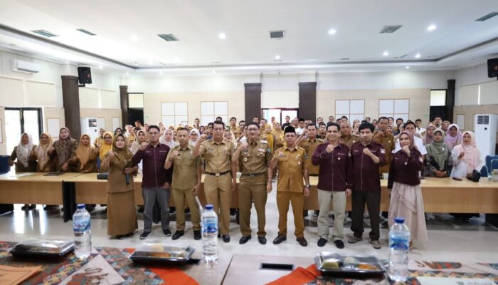 Bimtek Aplikasi Sidalinmas: Dorong Digitalisasi Pelayanan Kependudukan di Pesisir Selatan