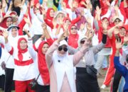Senam Ceria Ramaikan Car Free Day di Desa Wisata Amping Parak Sutera