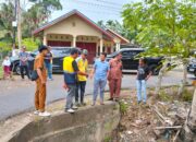 Wakil Ketua DPRD Pessel Tinjau Jalan Rusak di Muara Sakai, Desak Pemkab Segera Lakukan Perbaikan