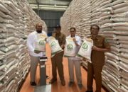 Dinas Perikanan dan Pangan Pesisir Selatan Tinjau Kualitas Beras Bantuan CBP Tahap I Juli 2025