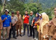 Bupati Pessel dan BNPB Pusat Tinjau Jembatan Gantung Hanyut di Kampung Tanjung Tarusan