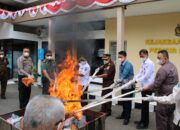 Kejaksaan Negeri Pesisir Selatan Musnahkan Barang Bukti Narkotika dan Tindak Pidana Lain