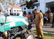 18 Kelompok Tani di Pariaman Terima Bantuan Alsintan dari Kementan dan DPR RI