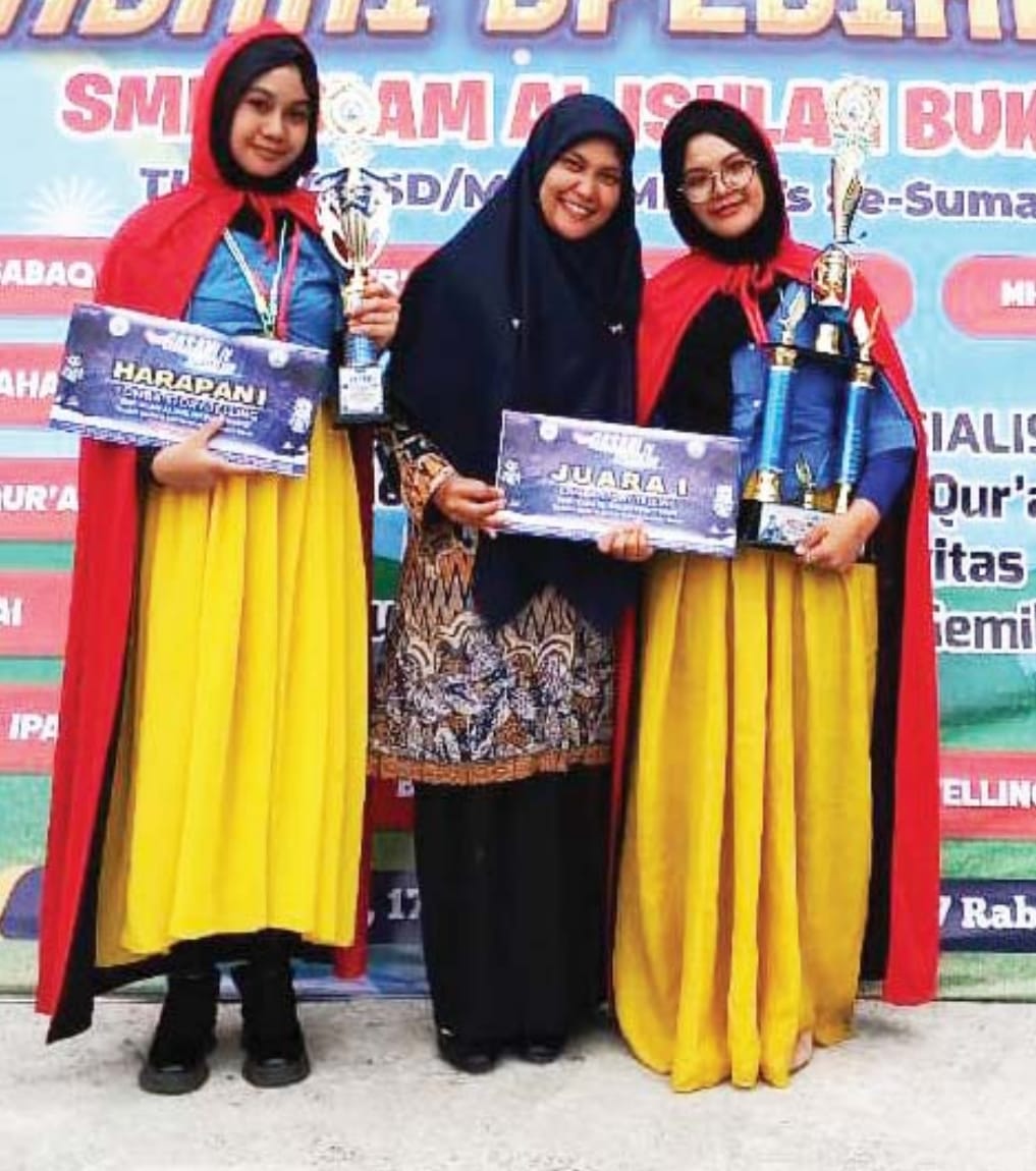 Aisya Humaira dan Fayra Cantika berhasil meraih juara lomba Story Telling pada ajang Gebyar AlQur’an, Sains, dan Seni SMP Islam Al Ishlah (Gasani Spesialish) IV baru-baru ini.WETRIZON