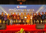 Bawaslu Pessel Raih Penghargaan PPID Terbaik I se-Sumbar, Diganjar Predikat “Informatif”