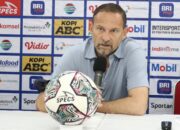 Dejan Antonic Siap Menggebrak Semen Padang FC, Langsung Pimpin Latihan Setelah Tiba di Kota Padang