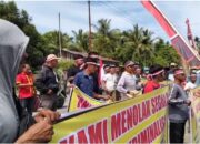 150 Warga Adat Kepung DPRD Mentawai, Tuntut Keadilan atas 20 Ribu Hektare Tanah Ulayat!